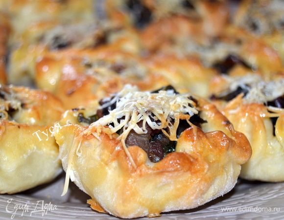 Выпекать в разогретой до 200 гр. духовке около 30 минут.