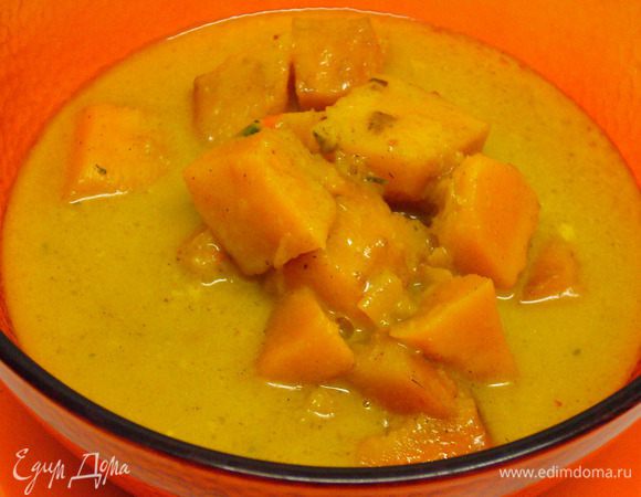 Выкладываем готовое карри в глубокую миску.