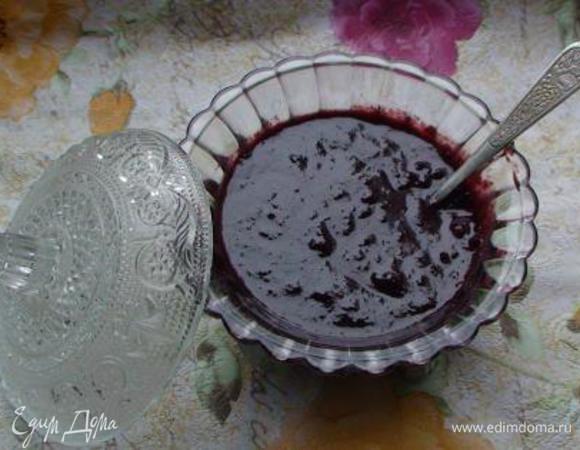 Варенье получается очень вкусное, питательное.
Напоминает шоколадную пасту с привкусом сливы.