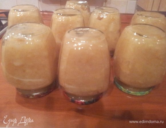 Готовое повидло разлить по стерелизованным банкам.