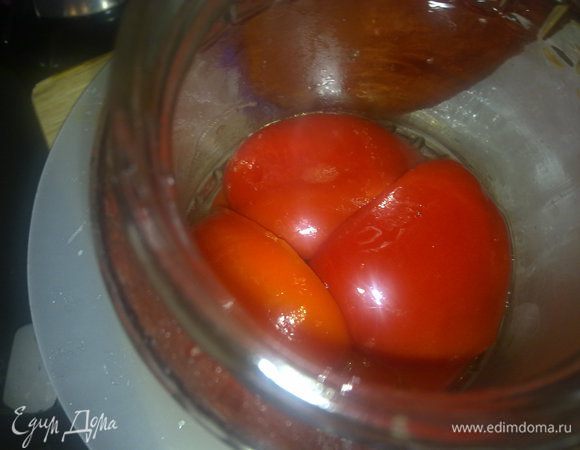 Вот таким образом стараемся уложить гогошары в баночки.