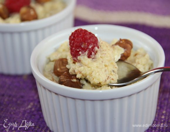 Раскладываем мусс по креманкам или бокалам и ставим в холодильник на несколько часов. Подаем, украсив по вкусу взбитыми сливками, орехами или ягодами. Приятного аппетита)) 