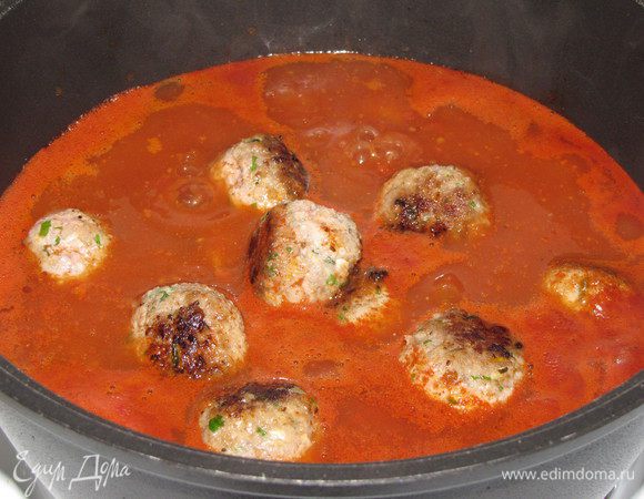 Затем перекладывайте их в соус.