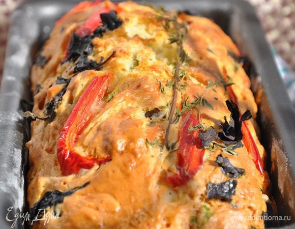 Выпекайте в предварительно нагретой  до 180 гр. С духовке, примерно  45 минут. Хлебушек хорошо поднимется, проверяйте готовность шпажкой, она должна оставаться сухой. 