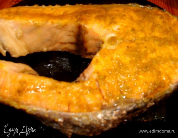 Рыбку переложить на тарелку.