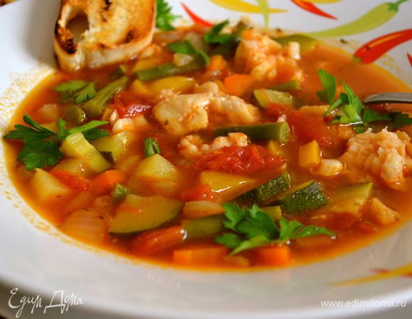 Подавать чаудер сразу же, горячим, разлив по глубоким тарелкам, и посыпав листиками свежей петрушки! Я поджариваю гренки на гриле...и подаю к этому согревающему супу! ))) 
