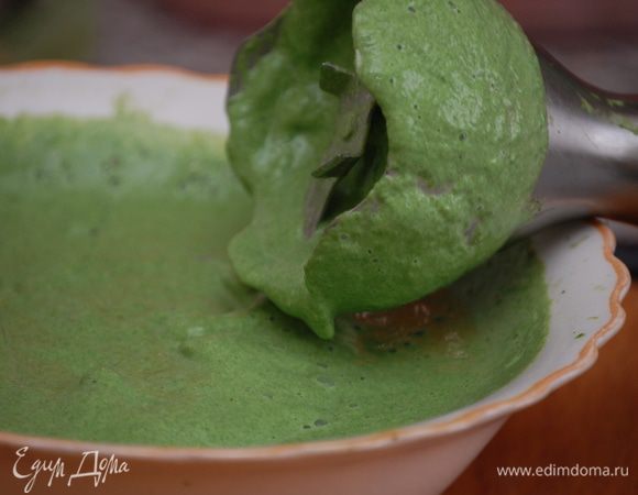 Пока готовится рыба – остывший соус  измельчить погружным блендером. Здесь все по желанию – хотите до состояния мусса, а можно оставить небольшие кусочки. 