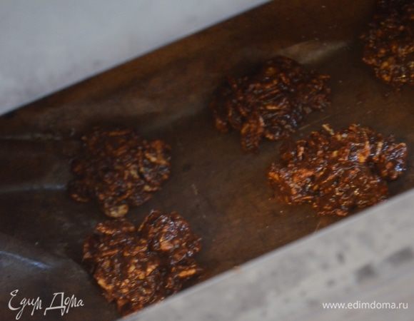 Убрать в морозилку на 10 минут.