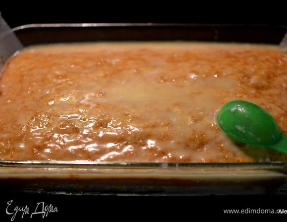 Выложим поверх теплого брауни и дадим застыть.