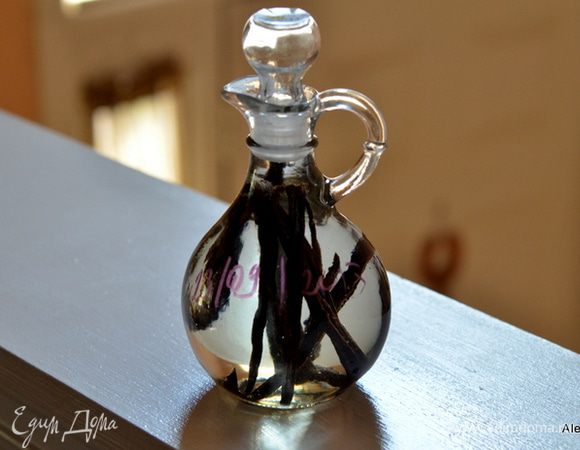 Залить водкой. Закрыть крышкой плотно и поставить в темное и прохладное место на 2 месяца. И чем дольше стоит тем ароматней экстракт.