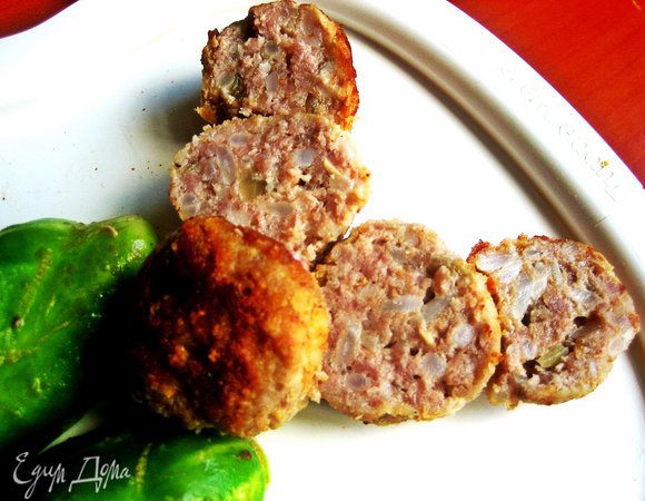 Для детишек сделаем мордочку спящего мишки... Для этого разрезаем и выкраиваем по размеру наши мясные заготовки, как душе угодно. Я придумала так, по-быстрому.