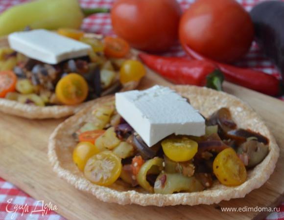 В лаваш можно закрутить в форме ролла! Очень вкусно и очень по-осеннему! Приятного аппетита