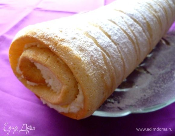 Украсить, чем нравится. У меня сегодня под рукой оказалась сахарная пудра и лимонный (очень кстати!) сироп. Наслаждаться чаепитием! :)