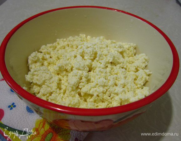 Творог получается очень нежным, приятного аппетита!