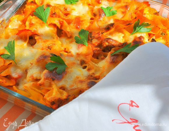 Отправляем в духовку, разогретую до 200 гр.С на 20 минут. Украшаем петрушкой или любой зеленью. Подаем с салатом или без него по желанию!