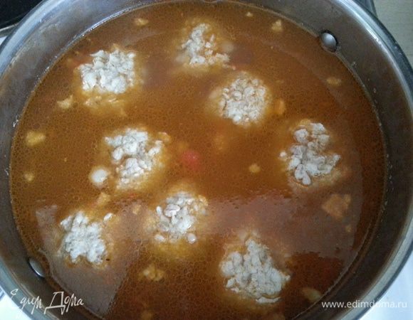 Варим до готовности картофеля, добавляем зажарку и варим еще 5 минут.