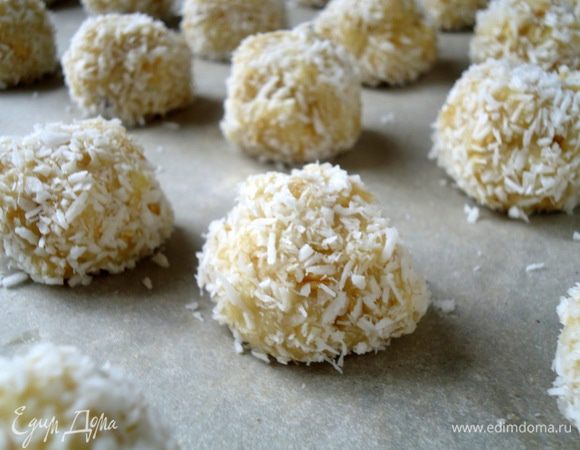 Уложить печенье на противень, выпекать 15- 18 минут.
