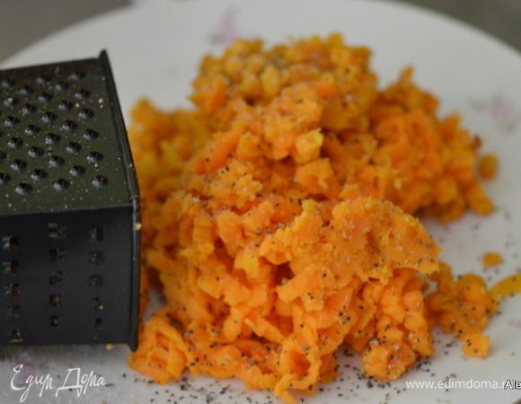 Натереть на крупной терке.