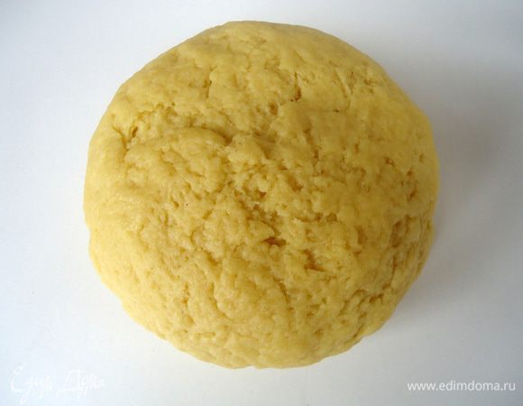 Замесить тесто.
