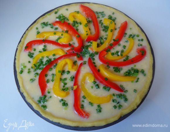 Сверху залить сырно - картофельную заливку.
И выложить перец.
Выпекать в заранее разогретой духовке при  180 – 200 гр. ~30-4- минут.
