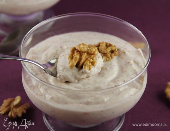 Подаем, украсив половинками грецких орехов. Приятного аппетита))