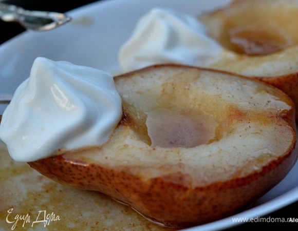 Подаем с мороженым или взбитыми сливками по желанию. Приятного аппетита.