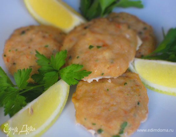 Как вариант, такие котлетки можно запечь в духовке при 180 ° 15 минут. Приятного аппетита:)