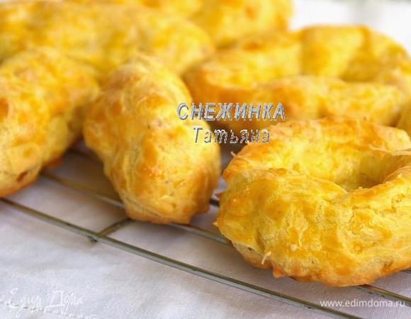 Ставим в разогретую до 180С духовку на 30 минут. Духовку не открываем! Получились невероятные, красивые, румяные и воздушные пирожные!