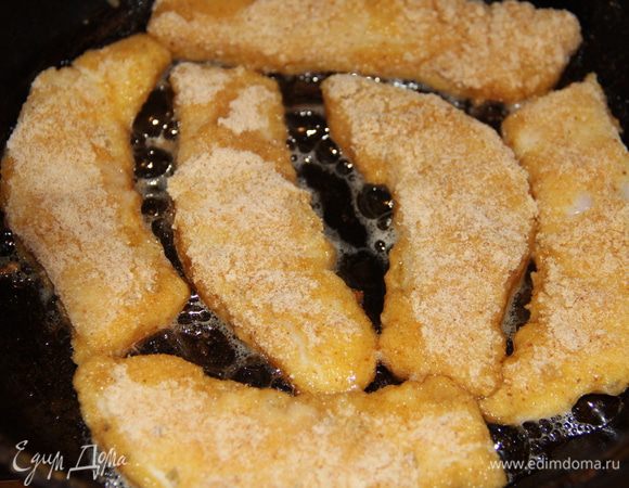 Обжарить до золотистой корочки с двух сторон...