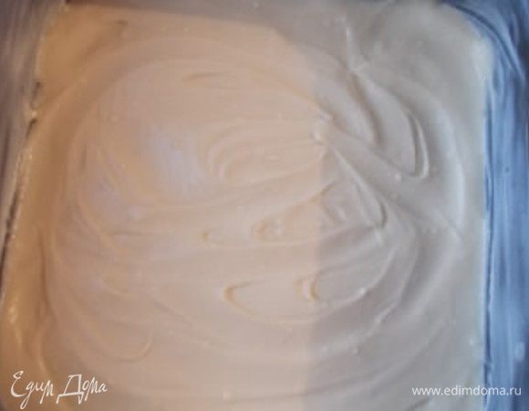 Выложить в форму и отправить в разогретую духовку 180С. на 45-50 минут. пока он не зарумянится. 