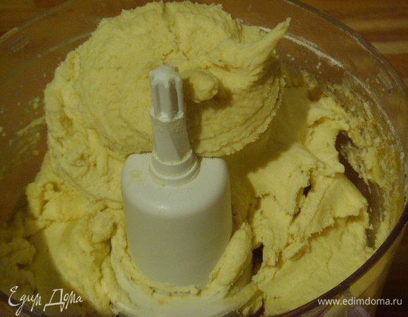 Замесить тесто.