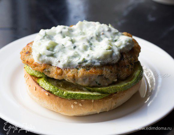 и снова соус, только уже побольше