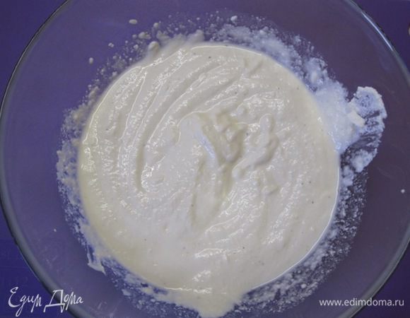 Все хорошо перемешать, посолить, поперчить.