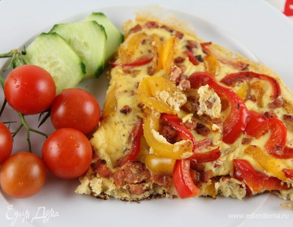 Подаем сразу же. Можно омлет свернуть рулетом, но я этого не делала. Приятного аппетита))