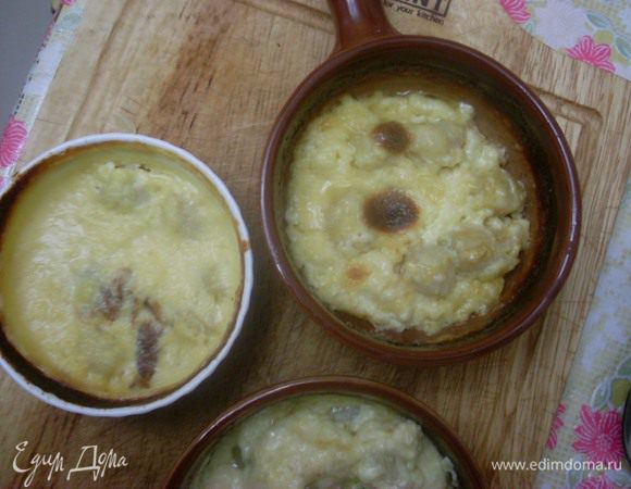 Выпекать в разогретой до 220 градусов духовке 15 минут. 