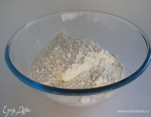 Добавить муку.