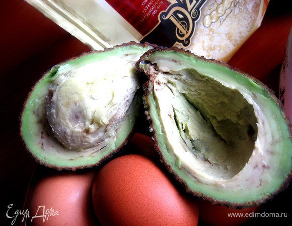 Далее у меня оказался дома небольшой переспелый авокадо.