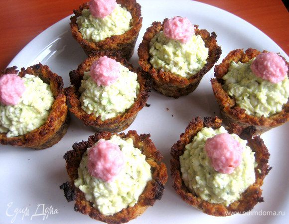 Сделаем из него шарики-башенки))),но сразу забегу вперёд и скажу,что хрена было мало и лучше добавить в начинку побольше...,но красота требует жертв!!!