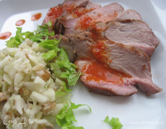 Сервировать блюдо. Индейку можно подать как в горячем, так и в холодном виде. 
Приятного аппетита!