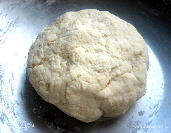 Тесто для лазаньи готовим,чтобы оно постояло полчаса перед приготовлением... http://www.edimdoma.ru/retsepty/58673-domashnee-testo-dlya-lazani