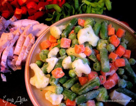 В моей пачке были: зелёная фасоль,цветная капуста,горошек,морковь.