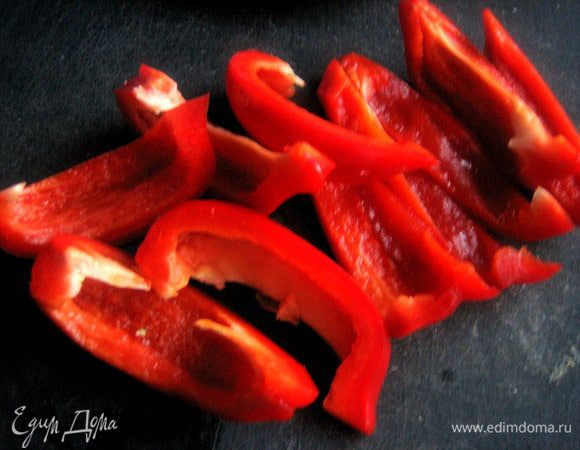 Сладкий перец всегда у меня дома,могу его просто так погрызть)))