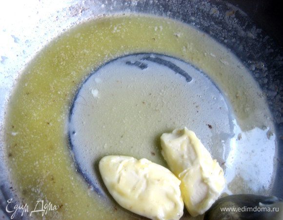 Растопить в большой чаше сливочное масло (можно и оливковое взять)...