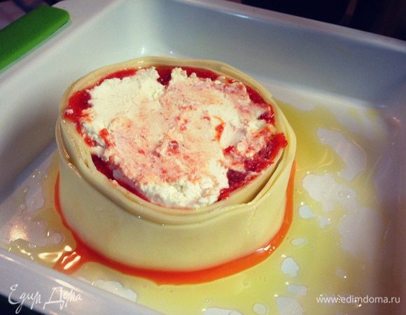 Теперь выложим слой риккоты...