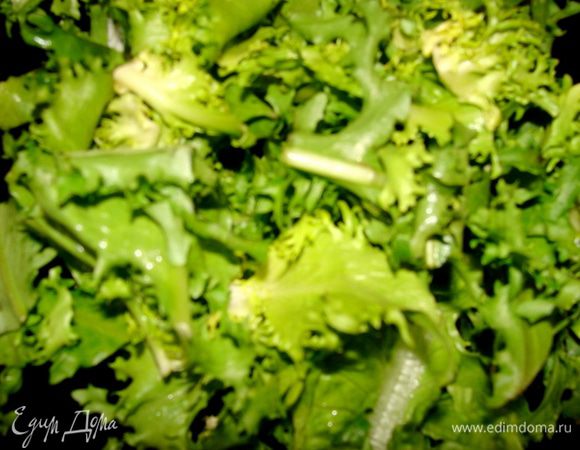 Забросить в бульон "фризе", варить 5 минут.