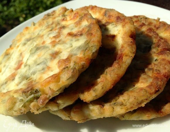 Подавать горячими, можно со сметаной. Но и в холодной виде они очень вкусные. Приятного аппетита!