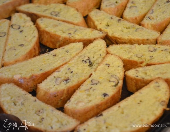 Уложить срезами вверх и еще раз подсушить в духовке с каждой стороны по 10 минут при 200 гр. То есть 10 минут с одной стороны и 10 минут с другой. Затем полностью остудить. 
