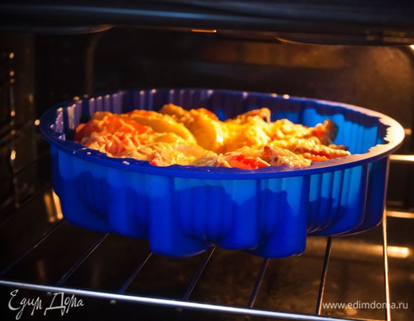 10) выпекайте в течение 20-25 минут до подрумянивания сыра