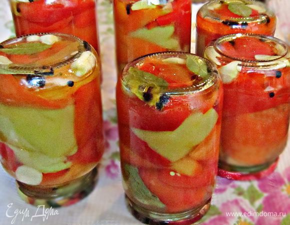 Всего получилось 6 баночек (500г, 700г и 800г). Банки перевернуть, укутать и дать остыть.