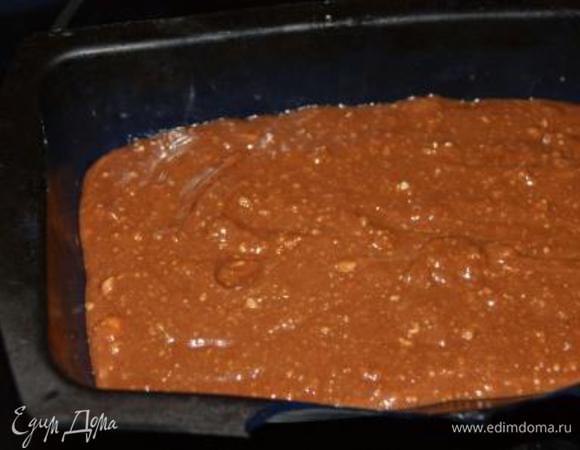 Выложить тесто в форму для запекания, выпекать 35 минут при 180 гр.